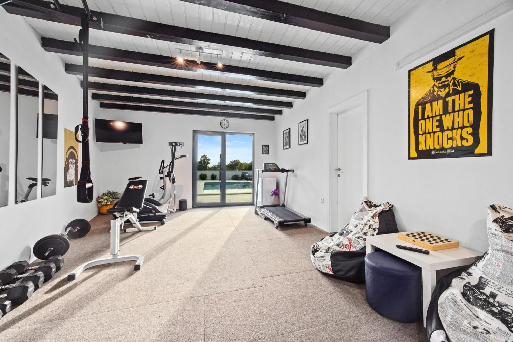 Special Offer! New Luxury Apartment With Pool, Fitness, Outdoor Bar&Grill Buje Eksteriør bilde