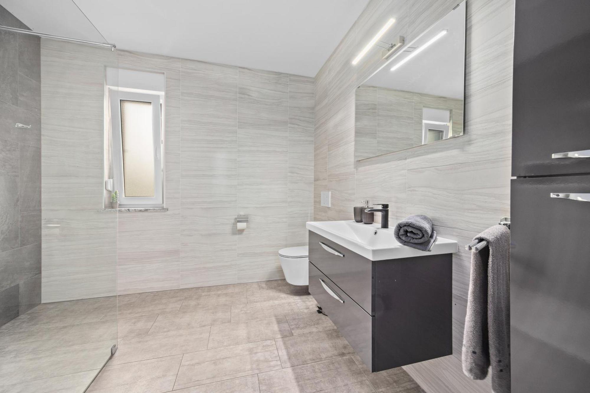 Special Offer! New Luxury Apartment With Pool, Fitness, Outdoor Bar&Grill Buje Eksteriør bilde