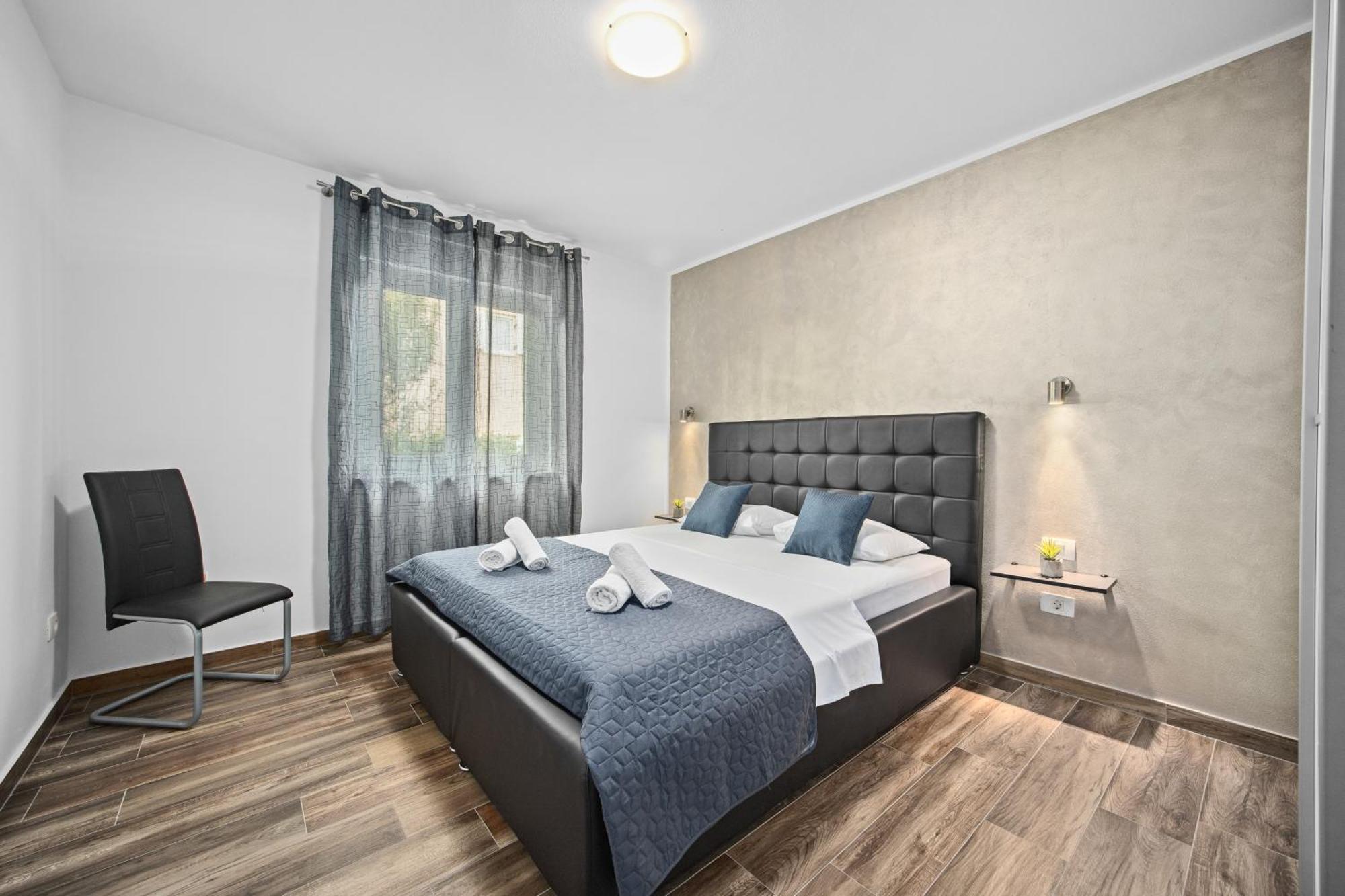 Special Offer! New Luxury Apartment With Pool, Fitness, Outdoor Bar&Grill Buje Eksteriør bilde