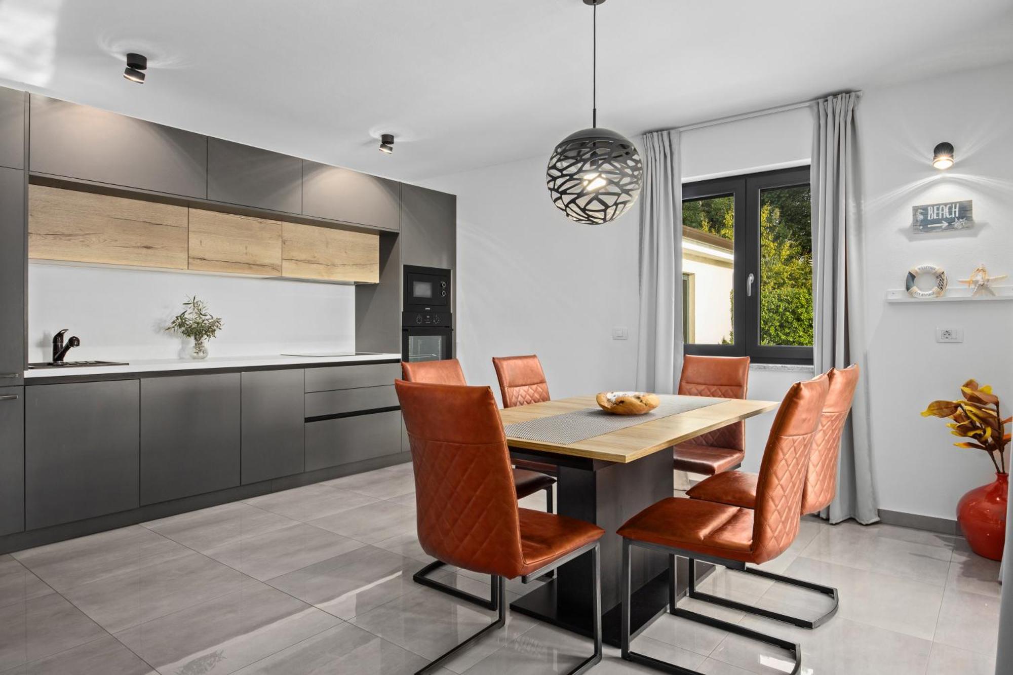 Special Offer! New Luxury Apartment With Pool, Fitness, Outdoor Bar&Grill Buje Eksteriør bilde